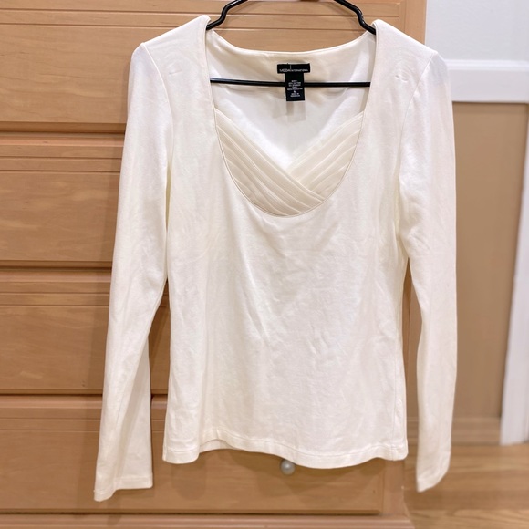 Moda International Tops - 💍💒 Moda Bridal Ivory long sleeve top Medium